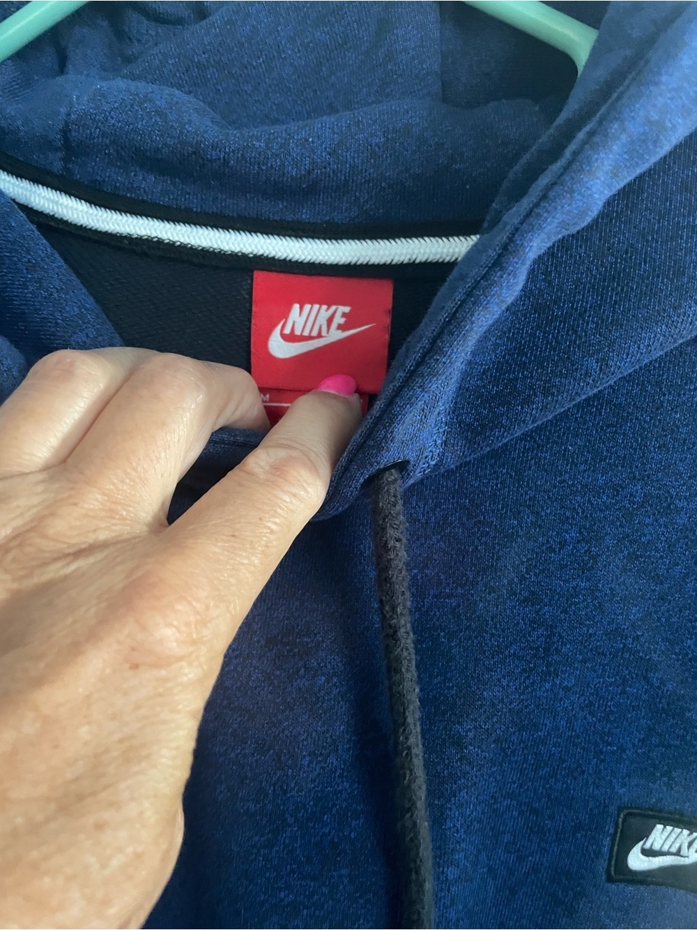 Men’s Nike Navy and Black Hooded Pullover Sweatshirt size medium - Picture 7 of 9